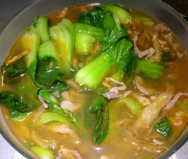  p>青菜肉丝榨菜汤是一道简单的家常美食,制作原料主要有榨菜,肉丝, a
