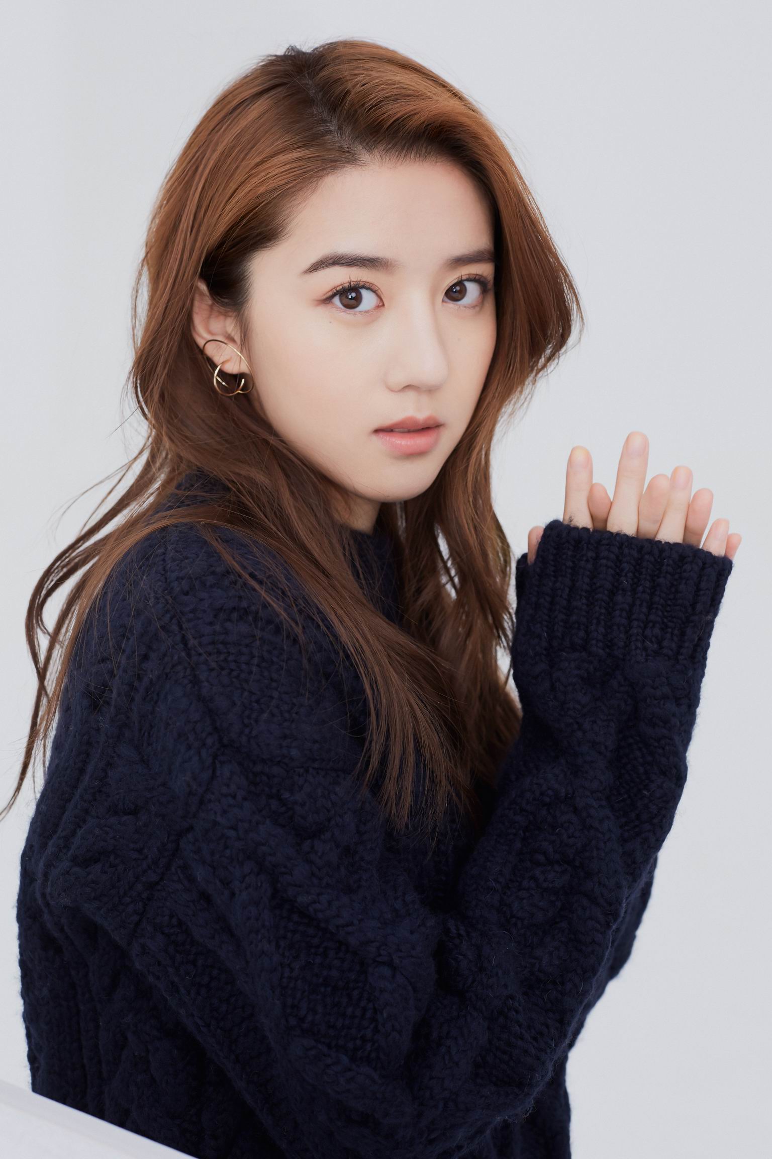  p>李凯馨,1999年10月12日出生于中国台湾,新加坡籍华裔影视女演员