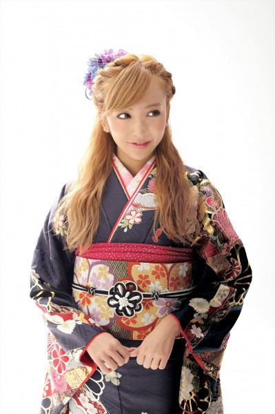 板野友美