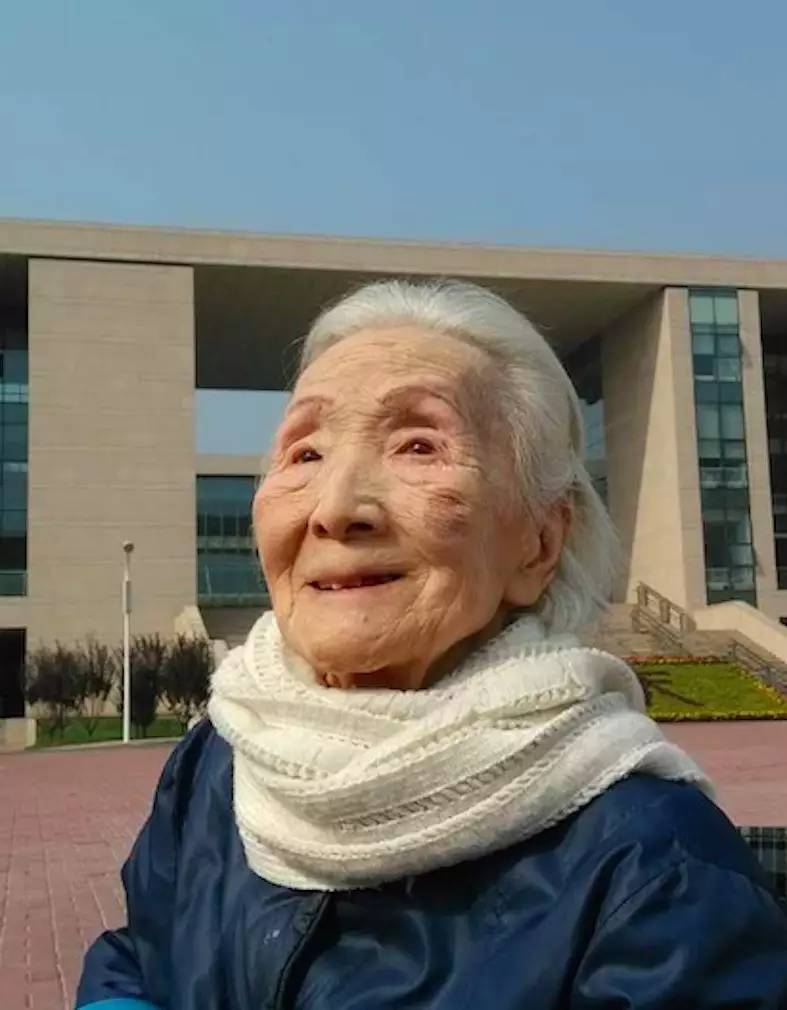 为了忘却的回忆：献给98岁的李佩先生_百科TA说