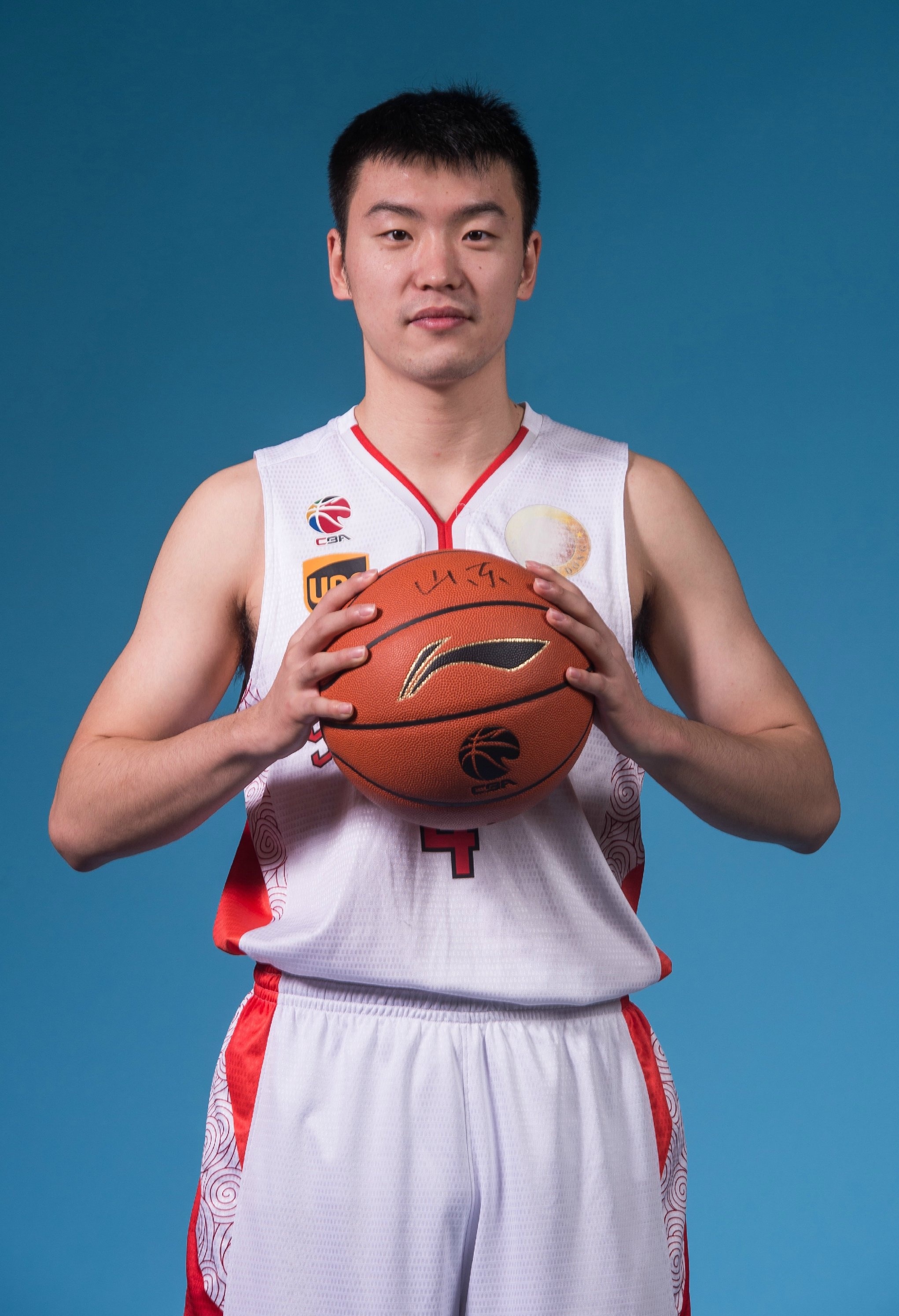  p data-id="gnbsc0f0ex">张辉,生于1996年1月18日,中国篮球运动员