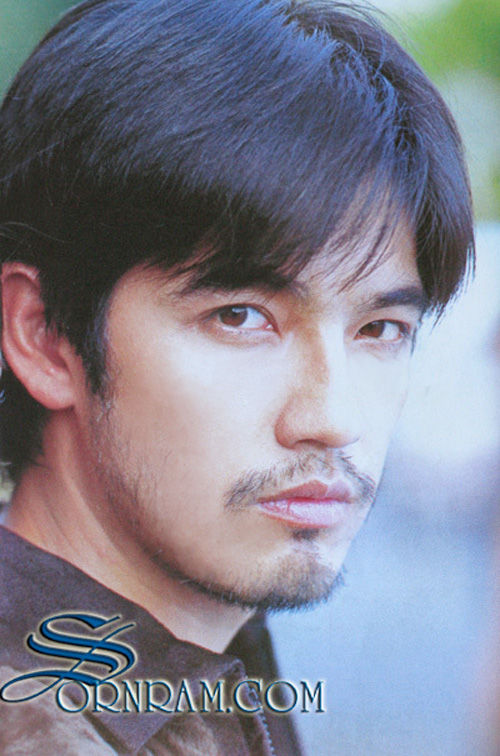  p>索纳拉姆·泰匹塔克(num),1973年8月22日出生于泰国曼谷,在泰国蓝