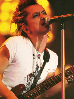 HYDE（日本男歌手、摇滚乐队彩虹乐队主唱）_百度百科