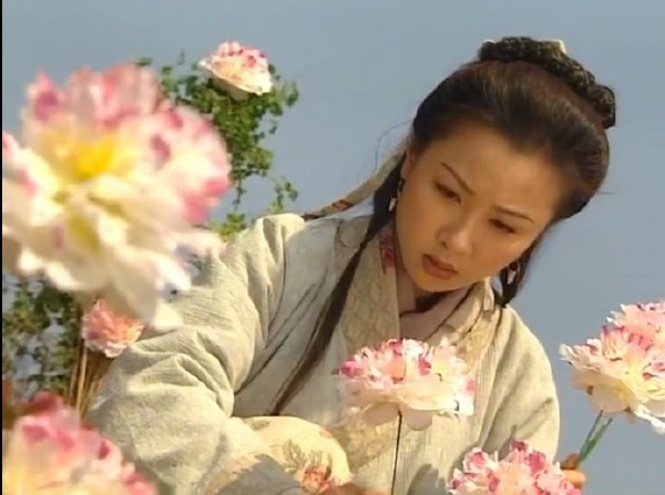 《人龙传说》是1999年香港电视广播有限公司出品的古装神话剧,由 a