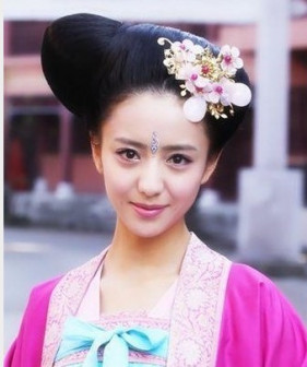 花钿（中国古代妇女脸上的饰品）_百度百科