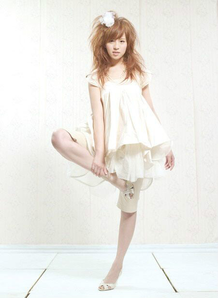  p>刘品言(esther lau),1988年8月8日出生于台湾省台北市,中国台湾