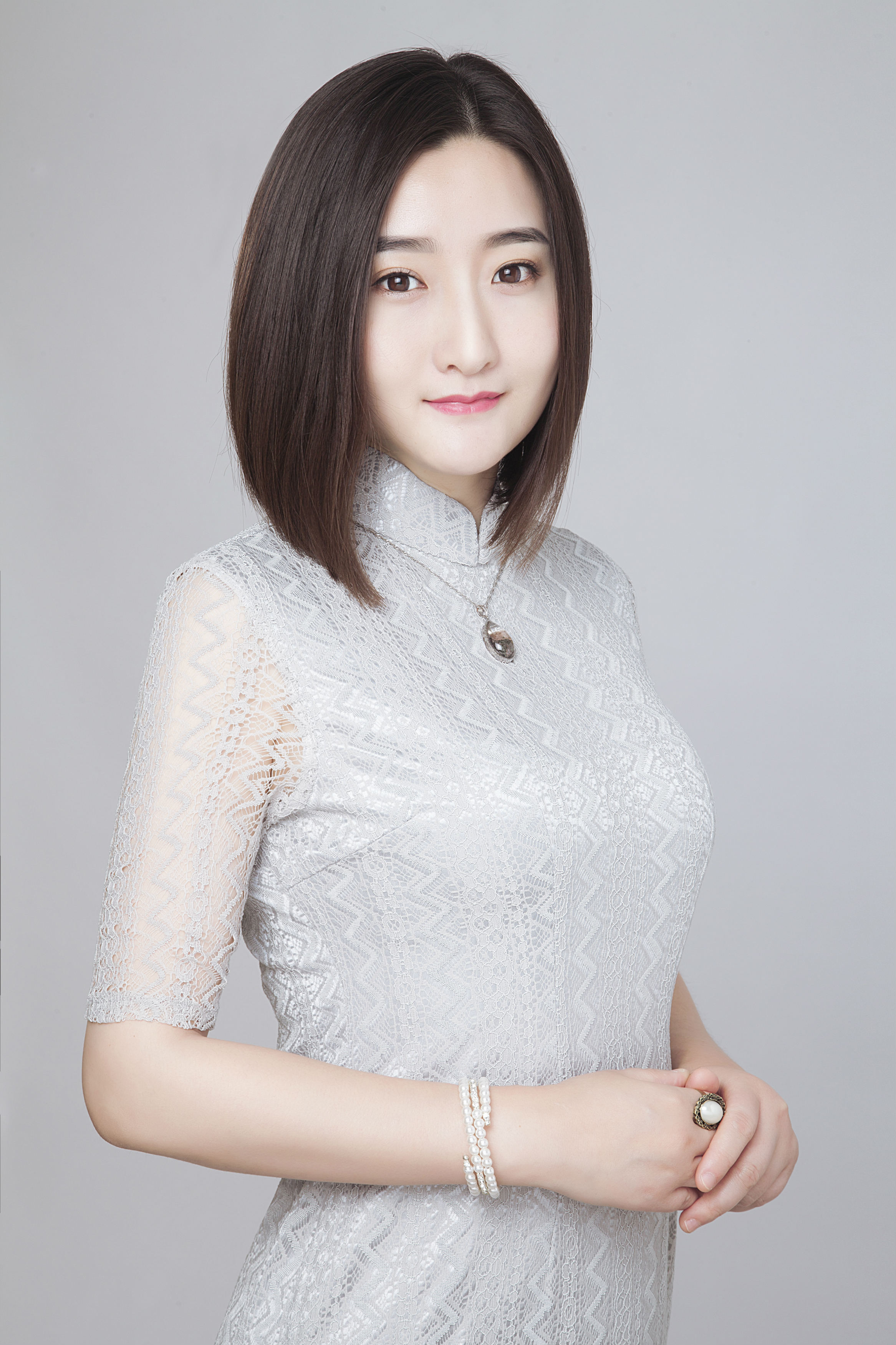  p>云菲菲,1985年2月11日出生于安徽淮南,中国内地女歌手.