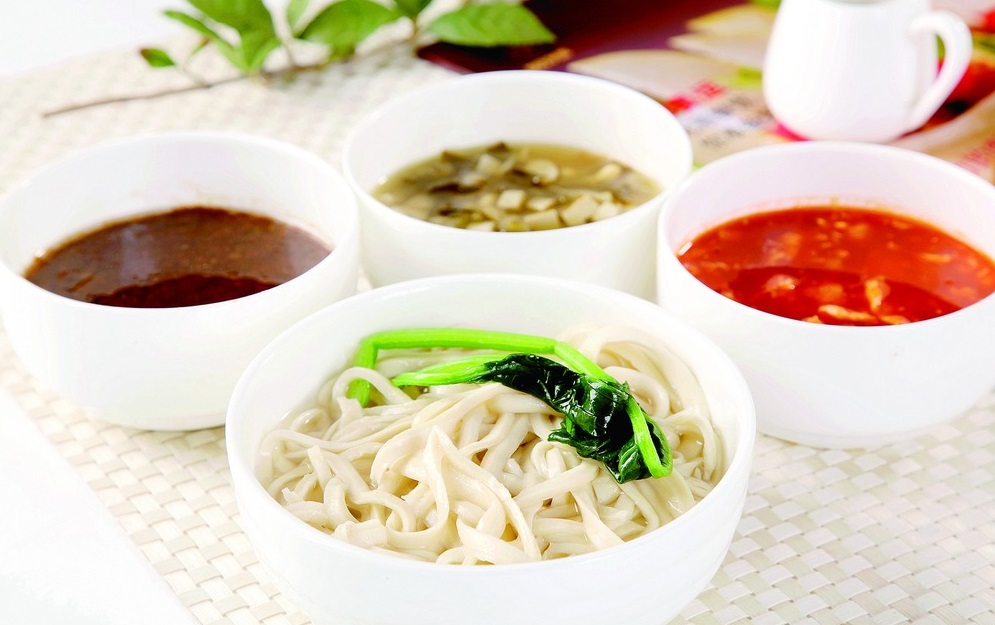  p>民勤拉条子是甘肃省民勤县的家常面食. /p>