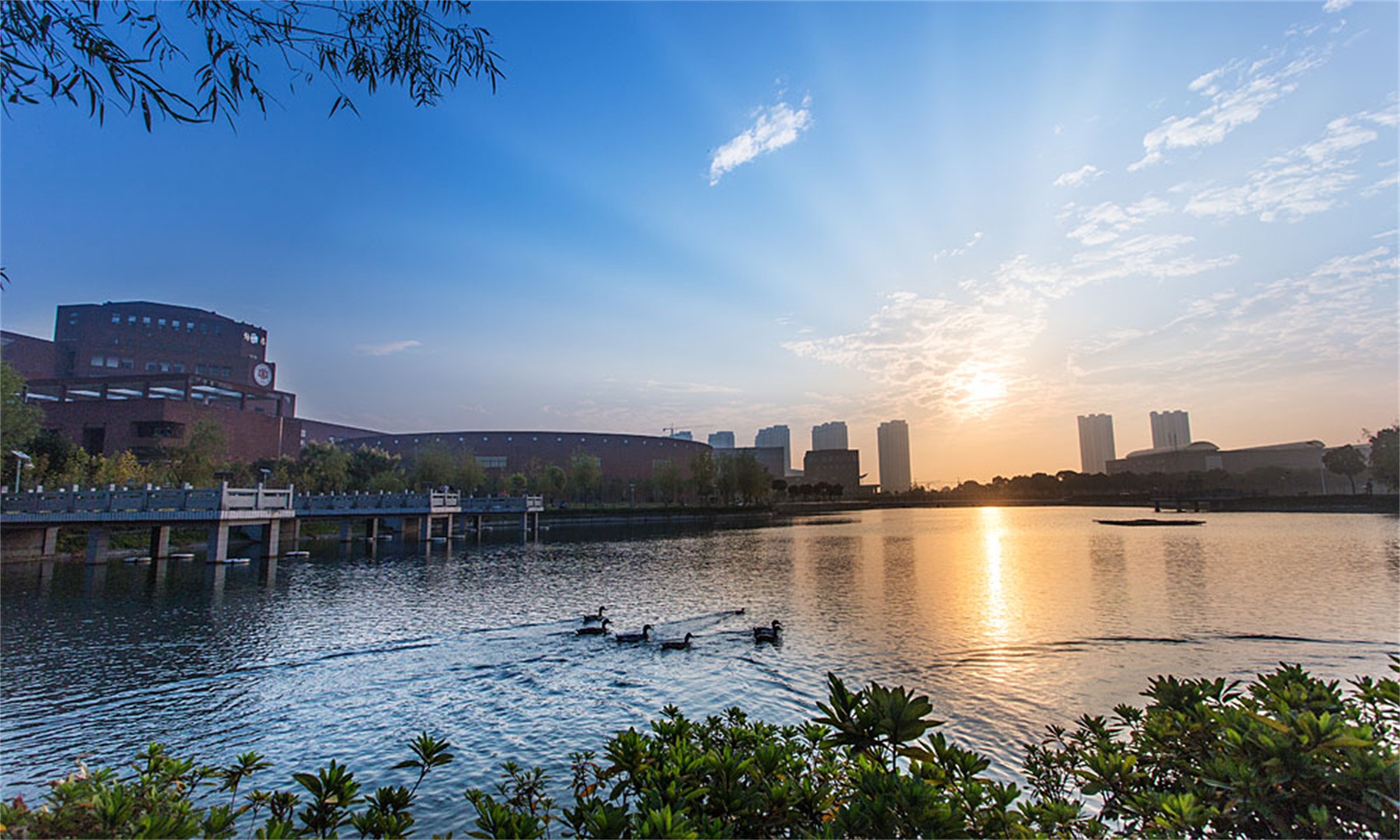  p>江西师范大学是教育部,江西省人民政府共建高校和中西部高校基础