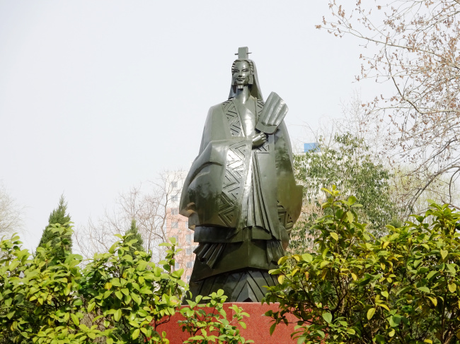 南阳诸葛亮铜像广场