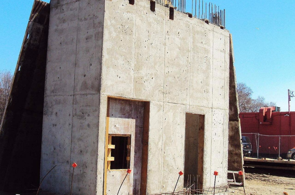  p>剪力墙(shear wall)又称抗风墙,抗震墙或结构墙.