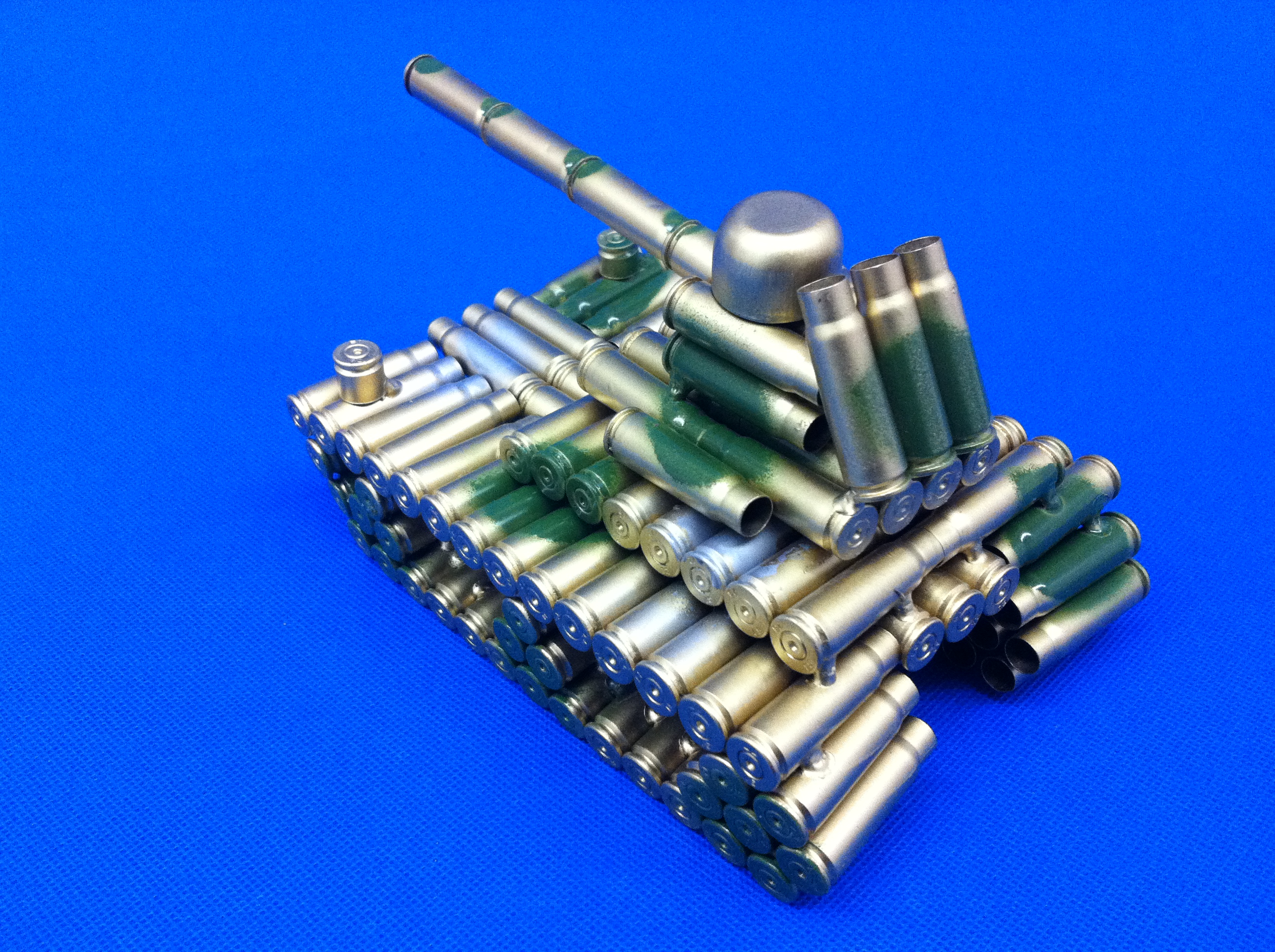  p>弹壳工艺品,又称子弹壳工艺品,弹壳模型.