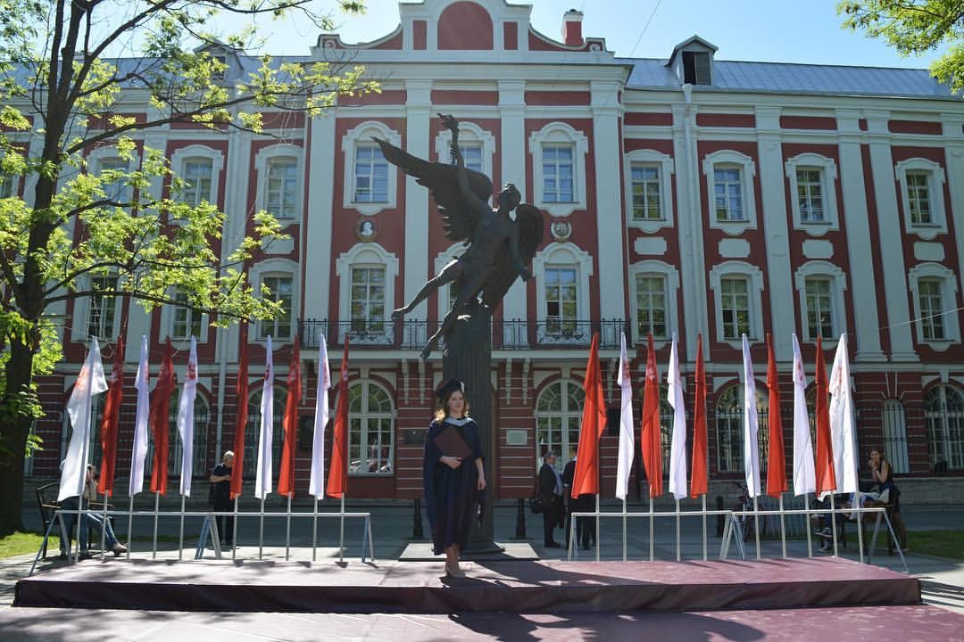  p>圣彼得堡国立大学(俄文:Санкт-Петербургский