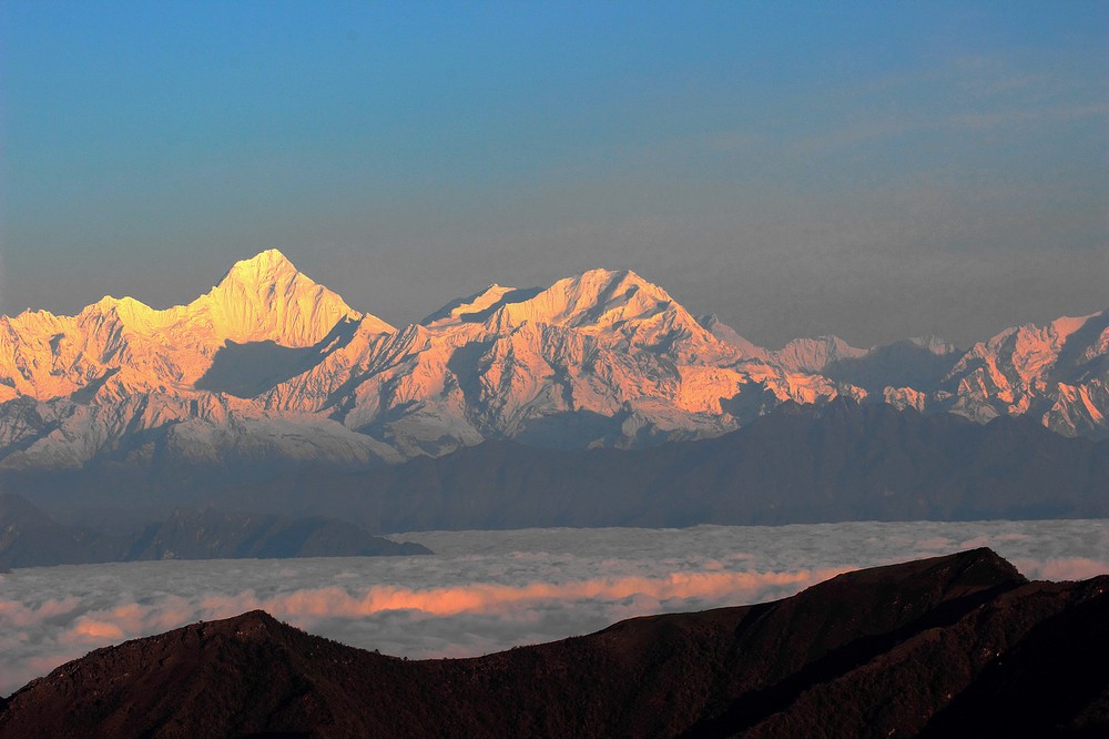  p>贡嘎山(gongga shan),又叫岷雅贡嘎(minya konka),位于四川省康定