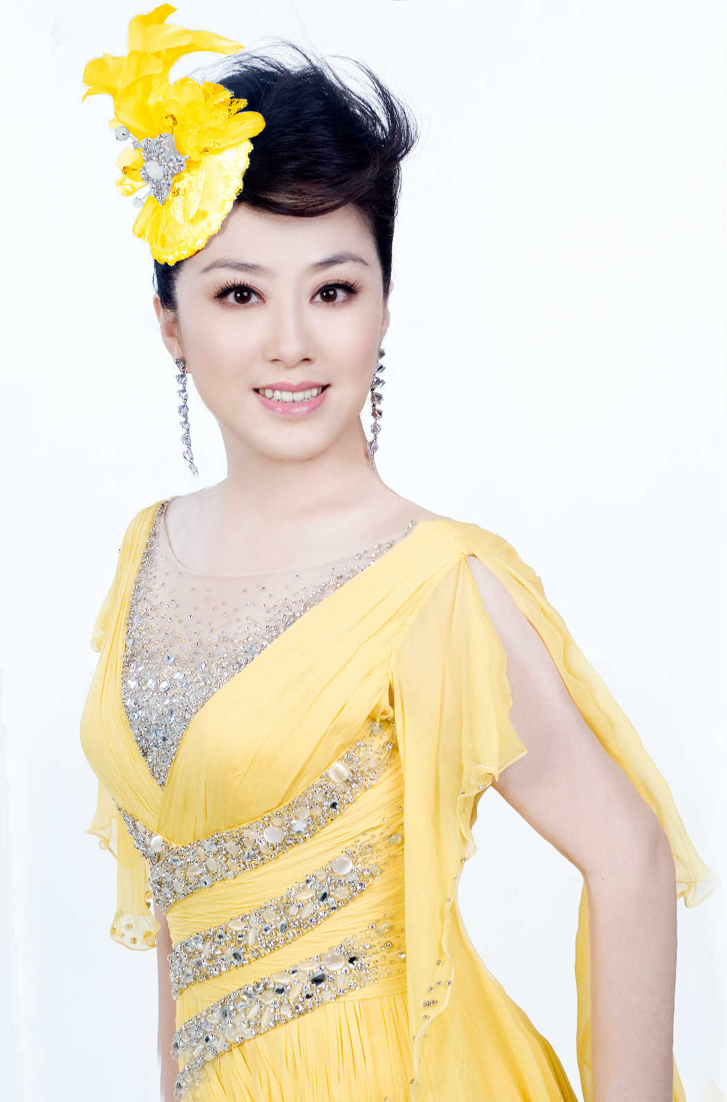  p data-id="gnwhcr8otg">吴娜,出生于河南省,中国内地民族唱法女高音