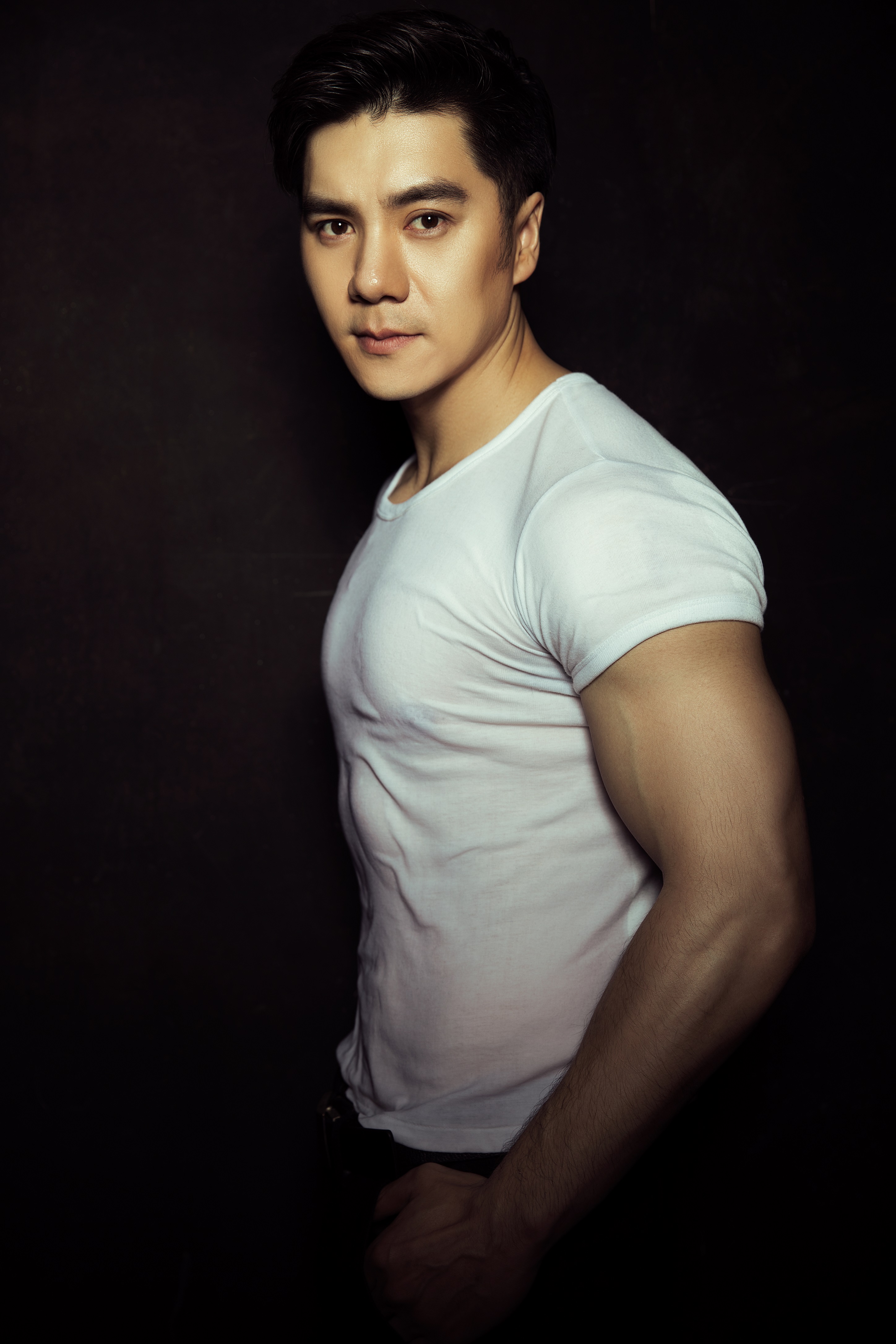 lemmaid="305391">中央戏剧学院 /a>06级表演系本科,中国内地男演员