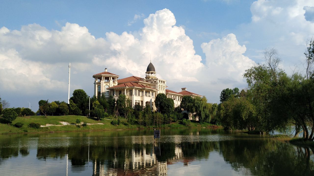  p>湖北省葛店开发区是1990年7月经湖北省委,省政府批准成立的湖北省