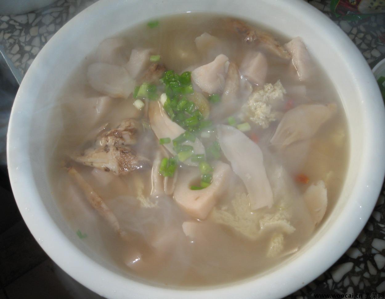 草菇猪骨瘦肉汤