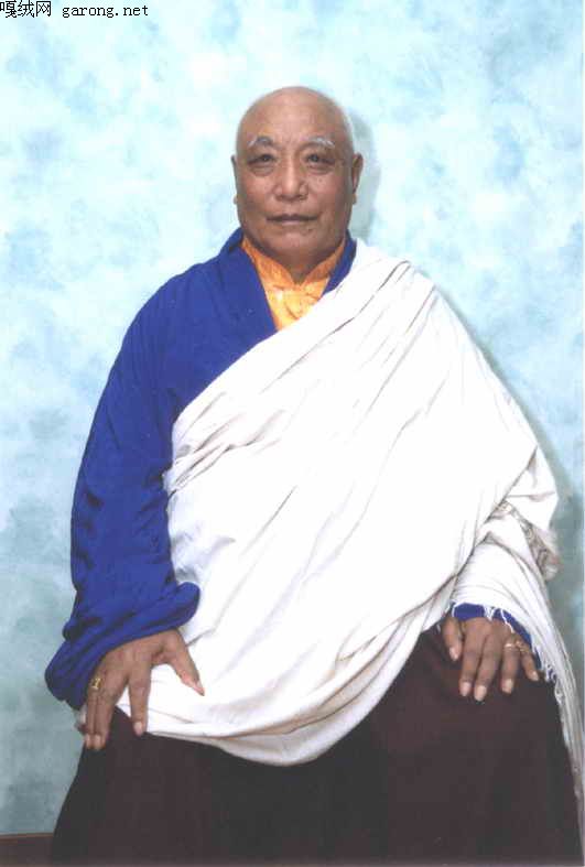 两岁时,措普多洛活佛认定为森巴多吉的 a target="_blank" href="