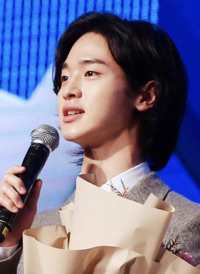 6lrub">张东润(jang dong yoon),1992年7月12日出生于韩国大邱广域市