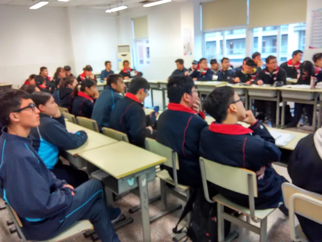  p>心海帆影文学社是上海南汇中学学生社团之一.