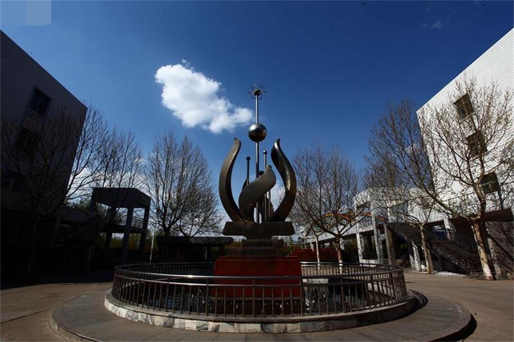 middle school, zhangqiu district, jinan),简称章丘四中,创建于