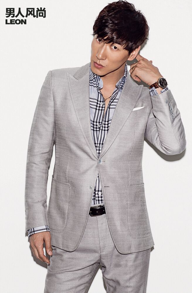 p>张亮(sean),原名张振锁,1982年3月26日出生于北京市,华语影视男演员