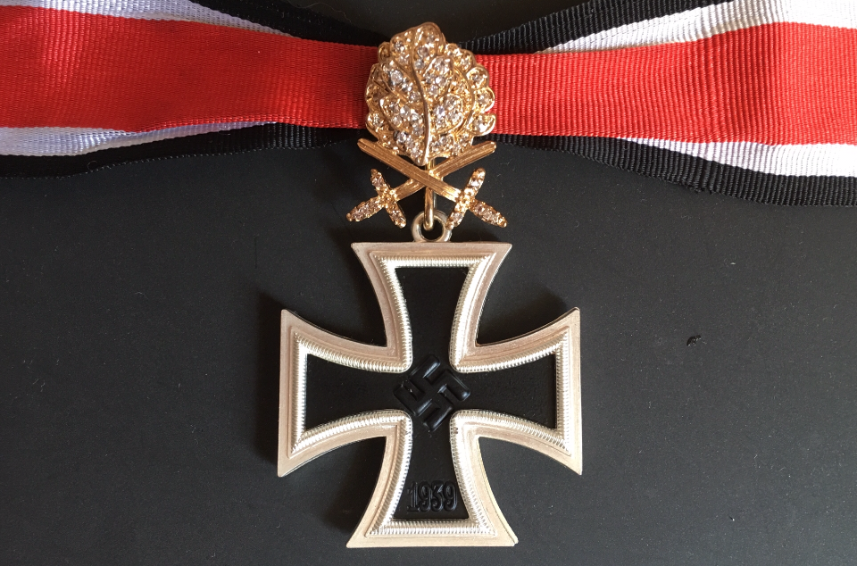 钻石金双剑金橡叶骑士铁十字勋章