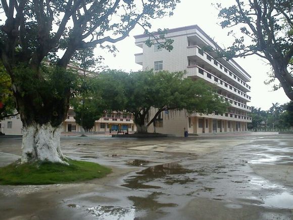 遂溪县第四中学