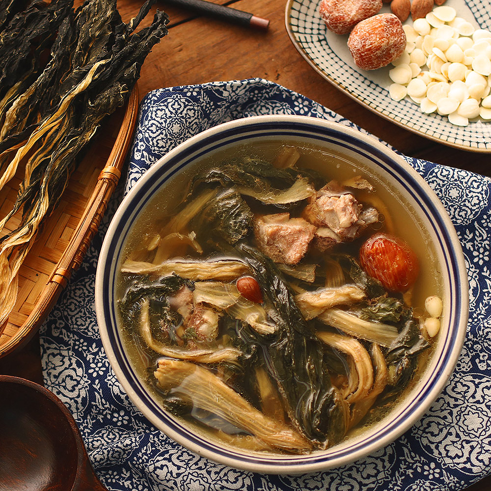 蜜枣菜干乌鸡汤