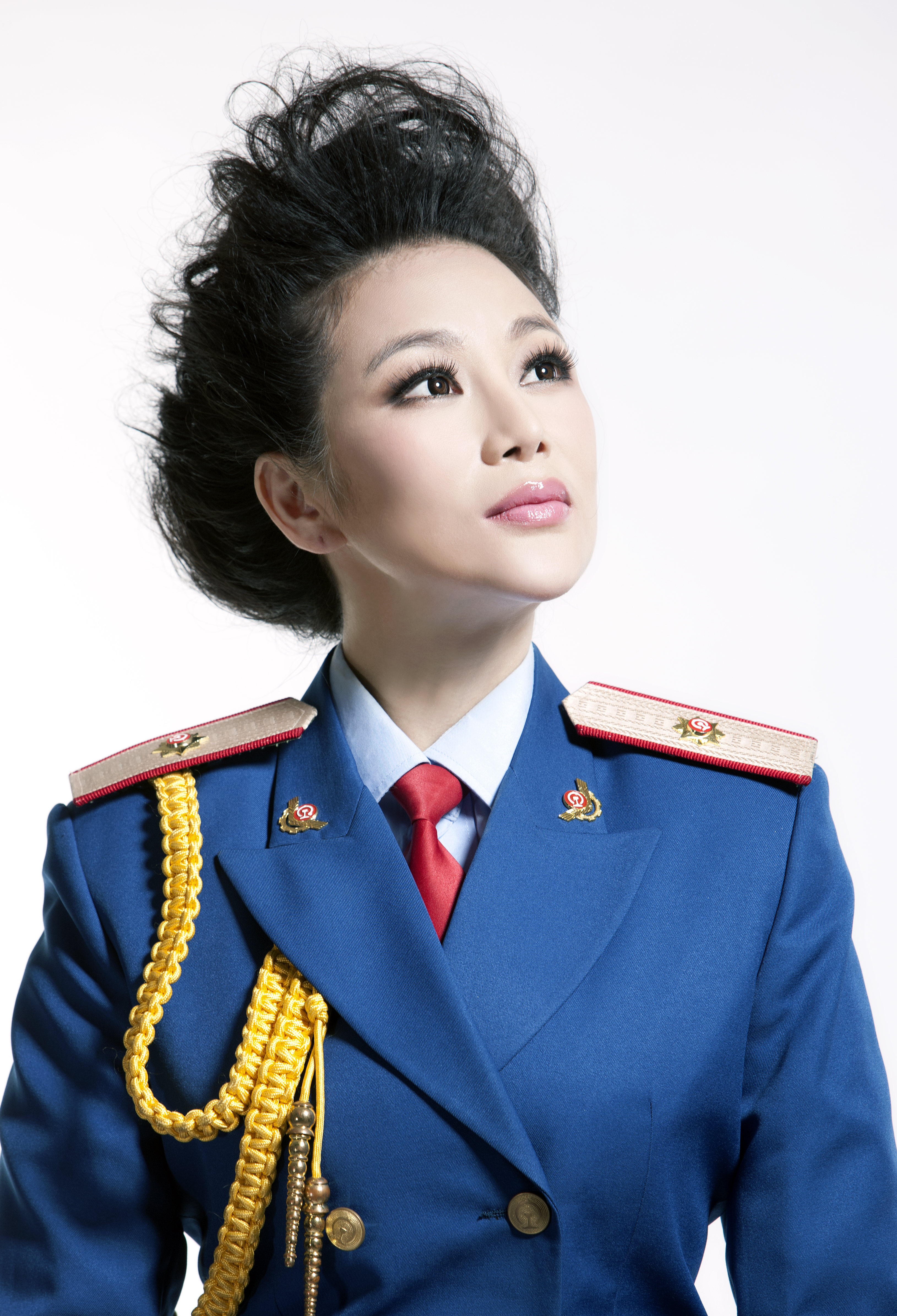 殷瑛