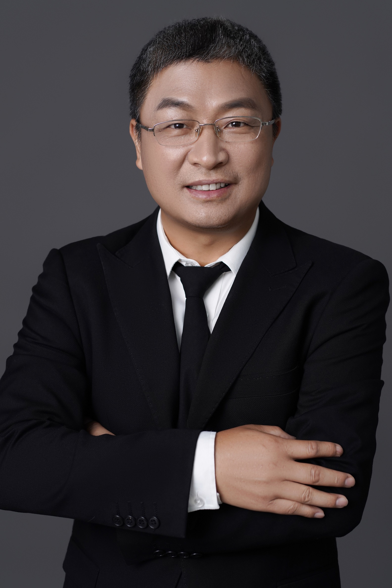  p data-id="gnwn5x9v4y">1967年1月生,山东诸城人,文学博士.