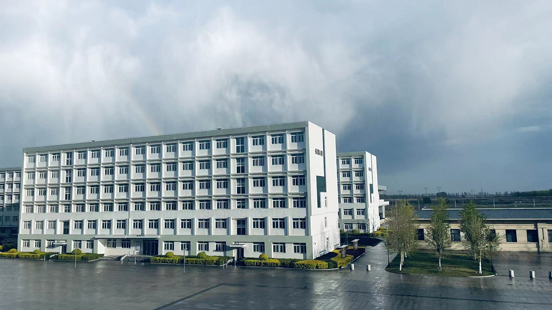 大洼区高级中学