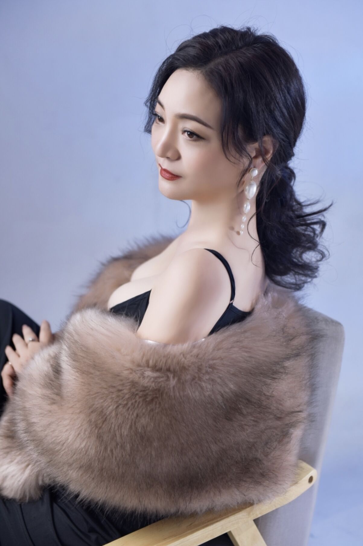  p>天凤格格(原名熊洁),7月7日出生于湖南省岳阳市,中国内地女歌手