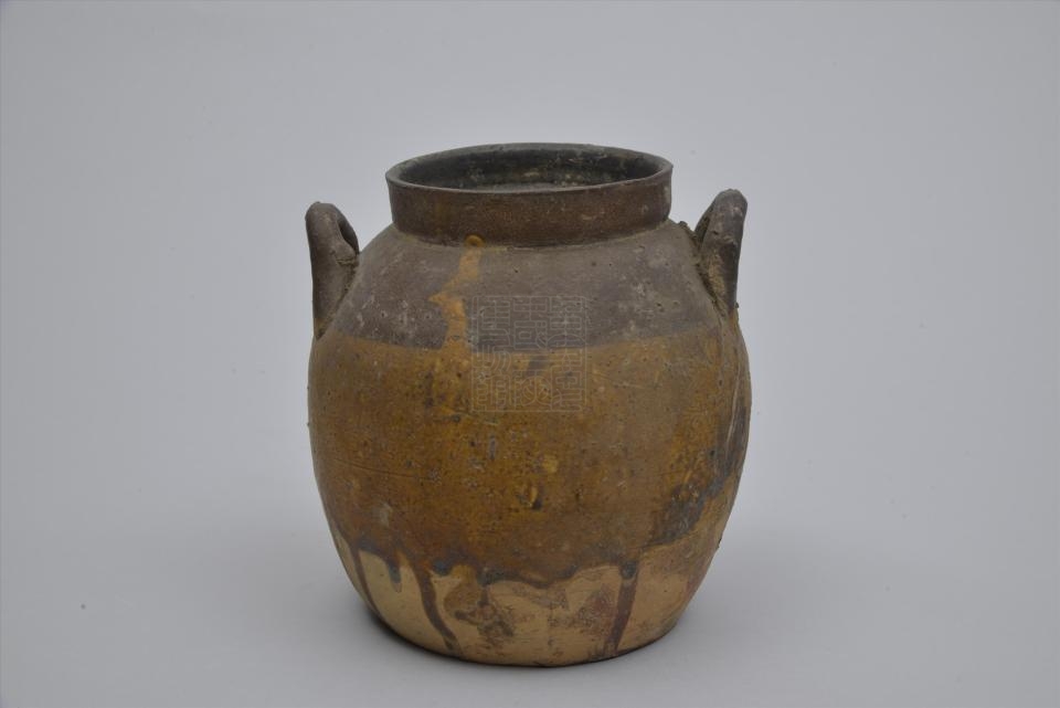 宋邛窑黄釉双耳瓷罐