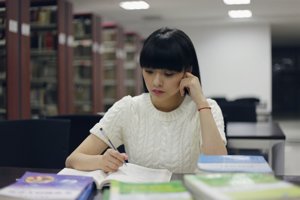 高沫是电影 a target="_blank" href="/item/《笔仙惊魂3》/13020469"