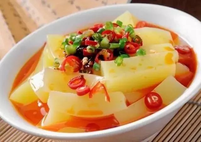 唐河凉粉是一道美味可口的传统小吃