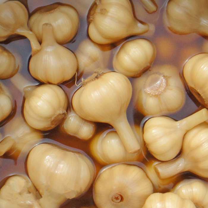  p>腌大蒜是一种把 a target="_blank" href="/item/大蒜/159179"