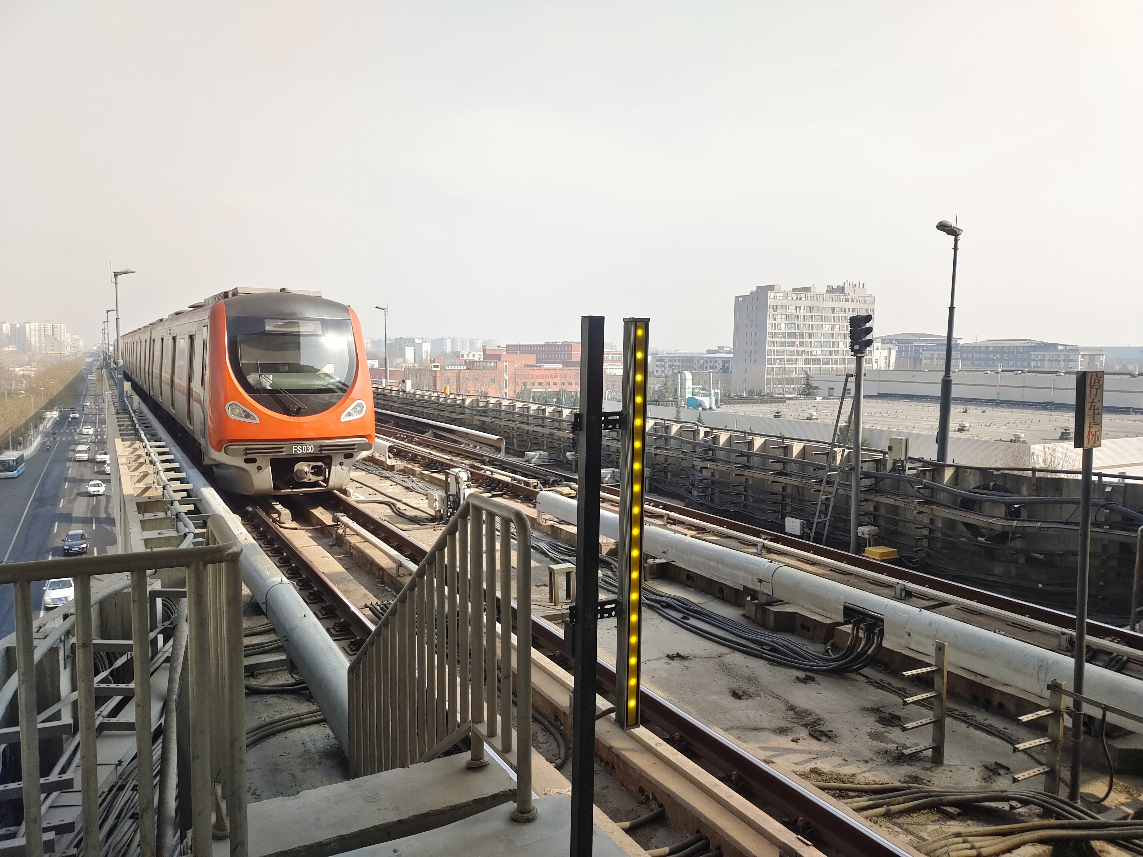 地铁房山线(beijing subway fangshan line),又称"北京地铁25号线",是