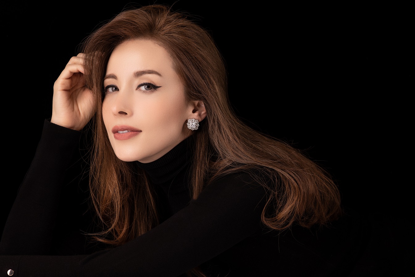 年1月4日出生于中国北京市,原名娜迪拉·多里坤,中国内地女演员,模特