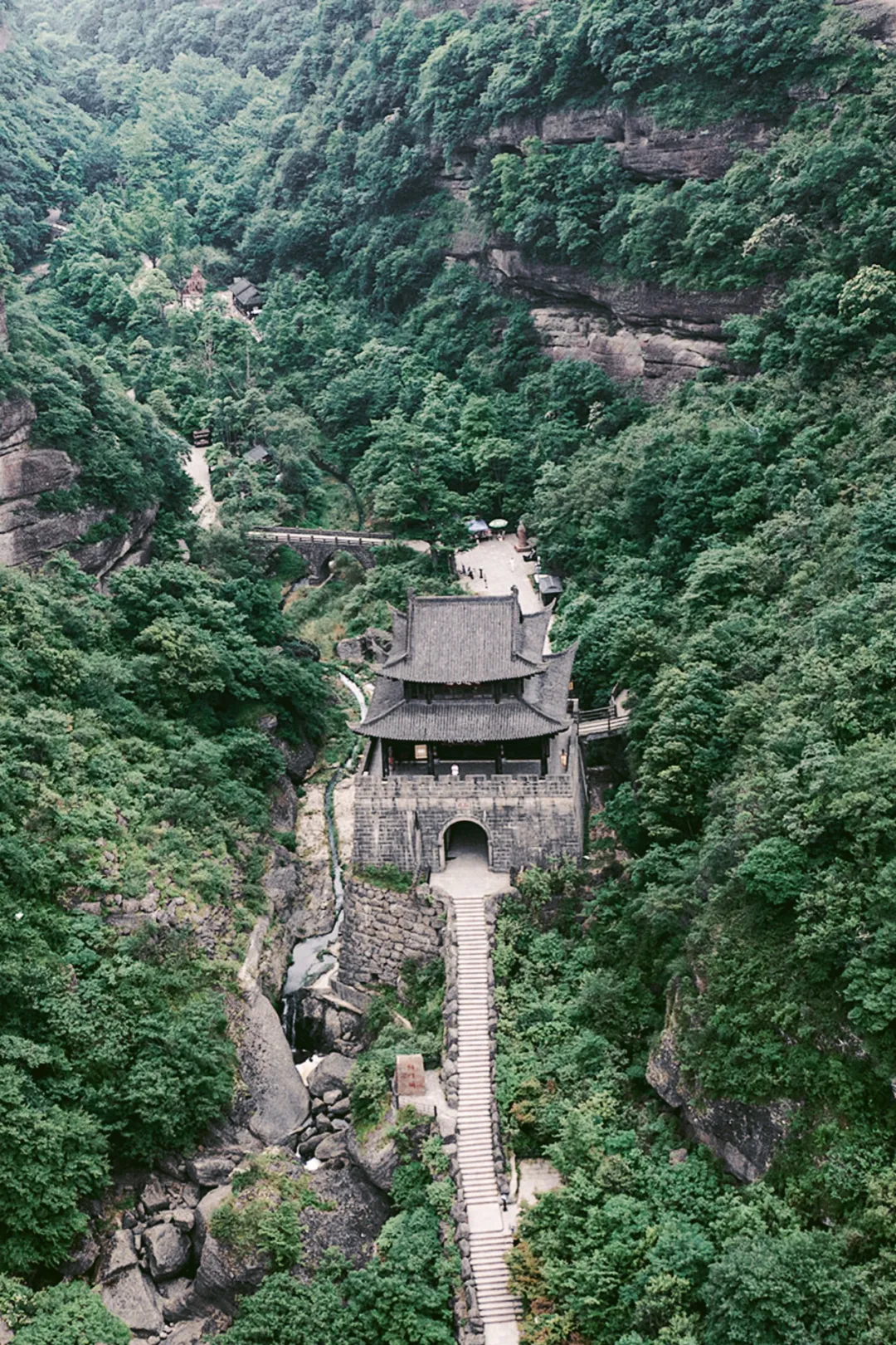 李子柒隐居的绵阳，凭什么是中国唯一科技城？_百科TA说