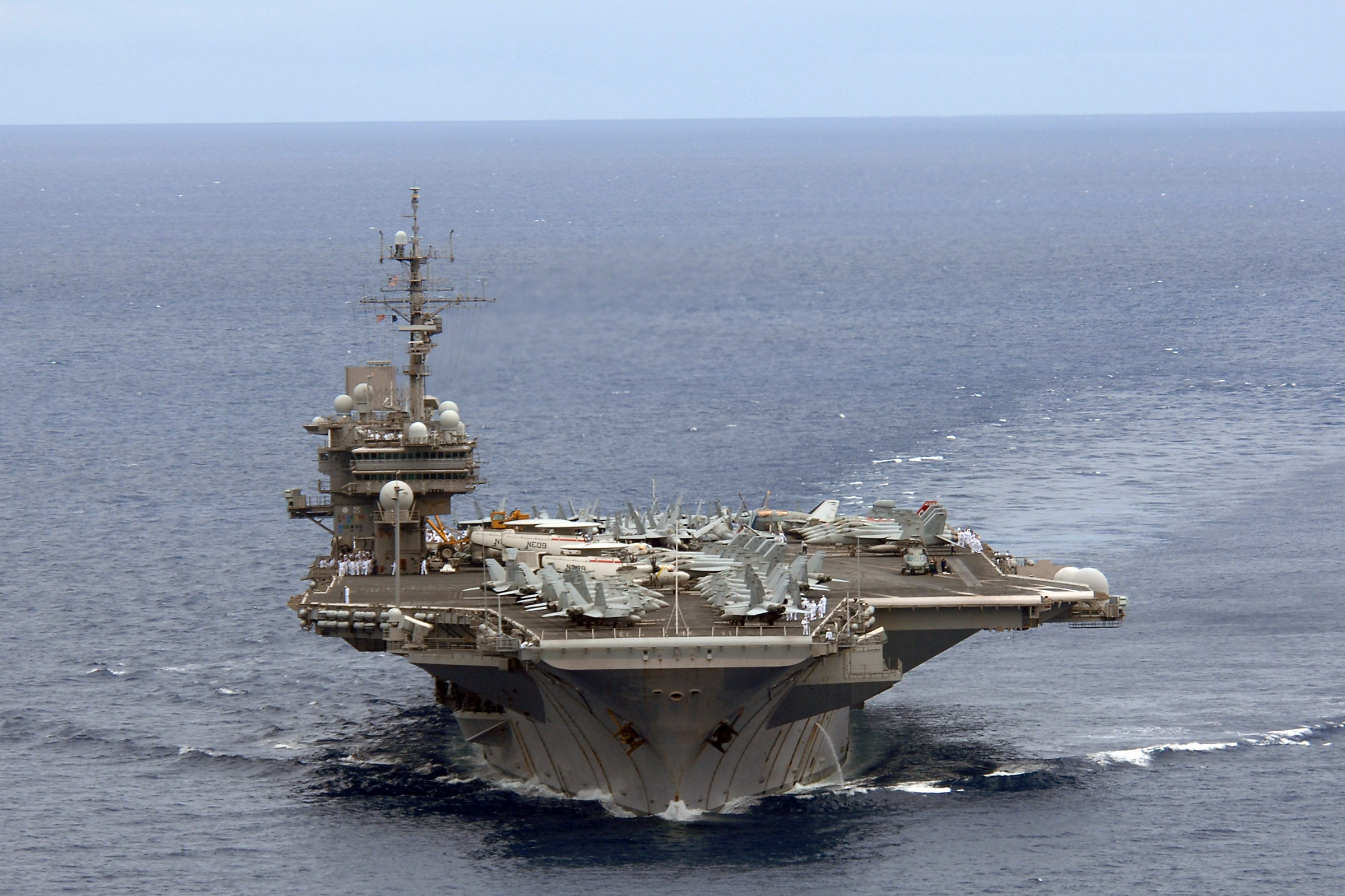 美国"小鹰"级航空母舰