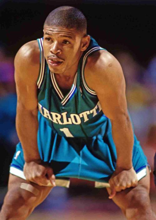 p>蒂尼·博格斯(tyrone bogues),全名tyrone curtis bogues,又称 a