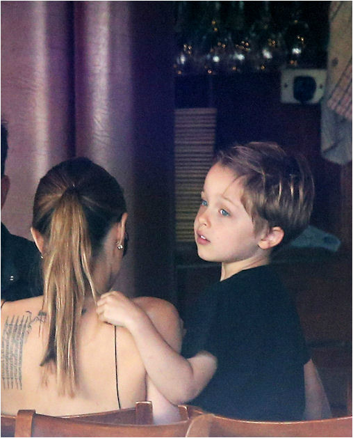 诺克斯.里昂.朱莉-皮特