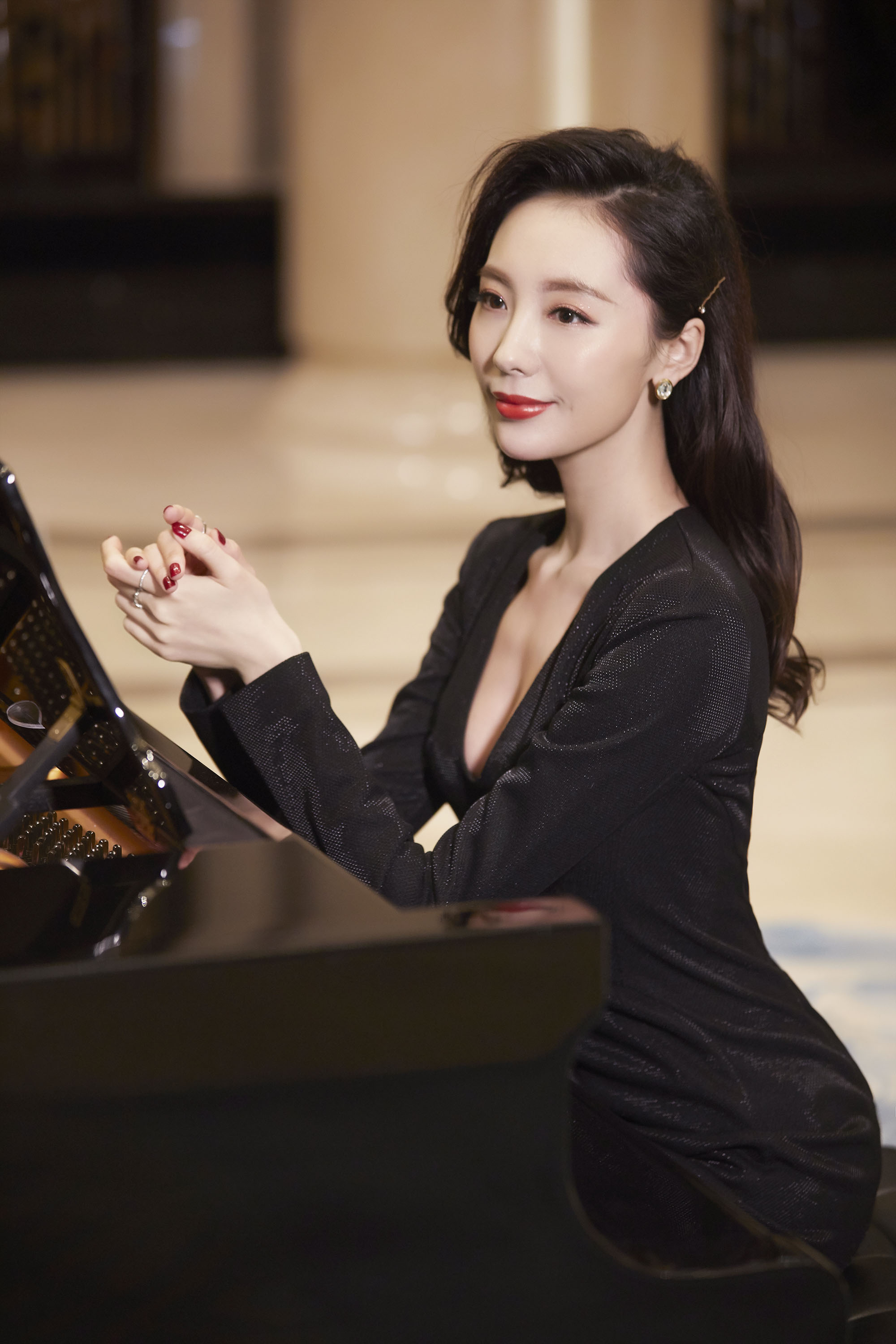  p>陶珞依 i>(原名苗洛依) /i>,3月11日出生于安徽省 a target="