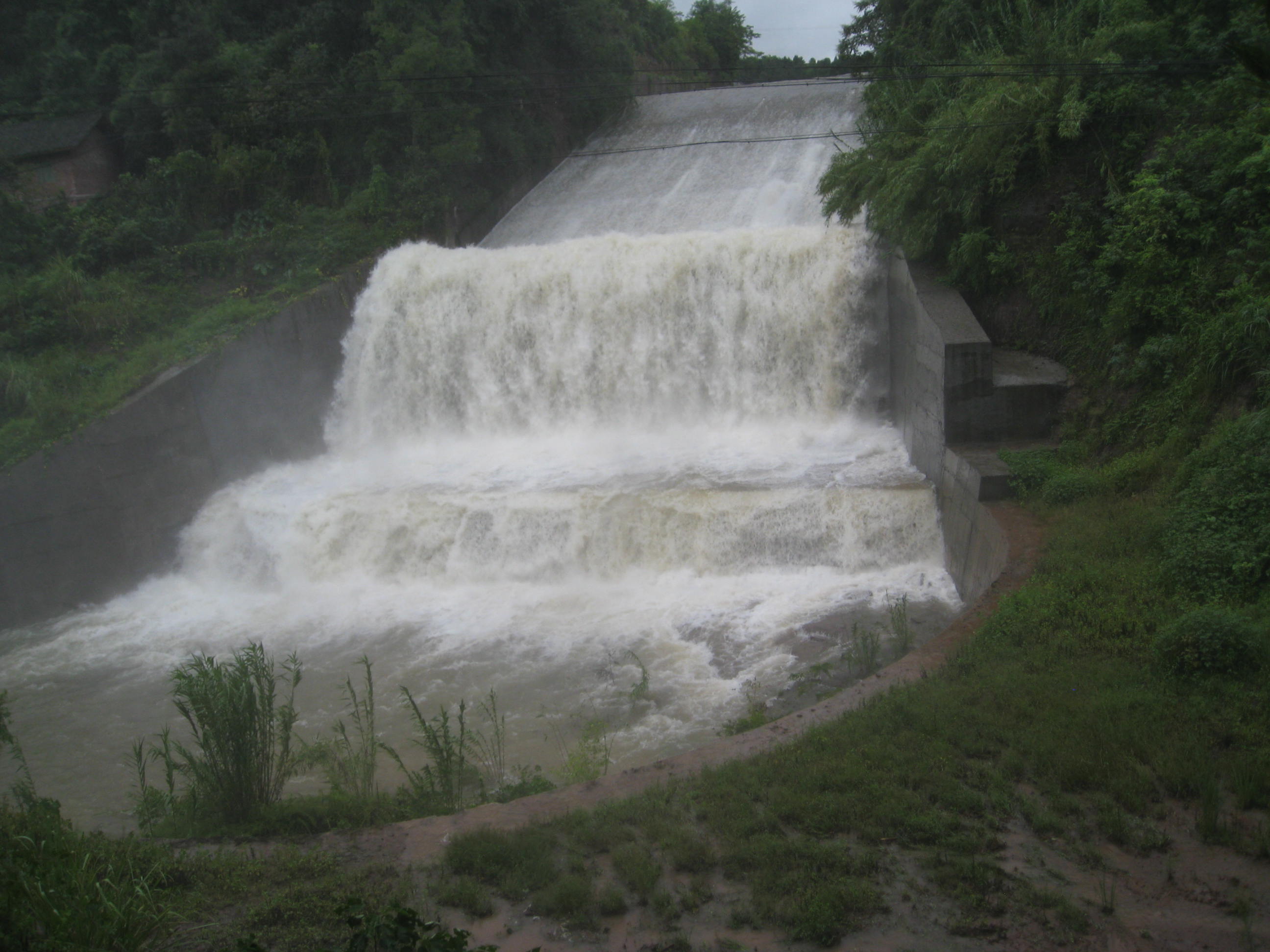  p data-id="gnx3019kma">大深南海位于四川省南充市蓬安县国道318线