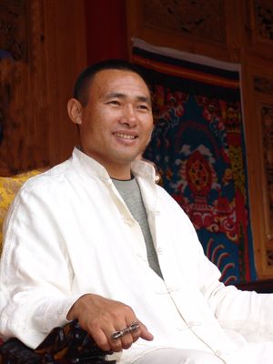 东宝仲巴活佛