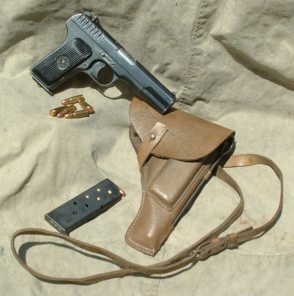  p>tt-33手枪是苏联著名枪械设计师费约道尔·巴基雷必基·托卡列夫于