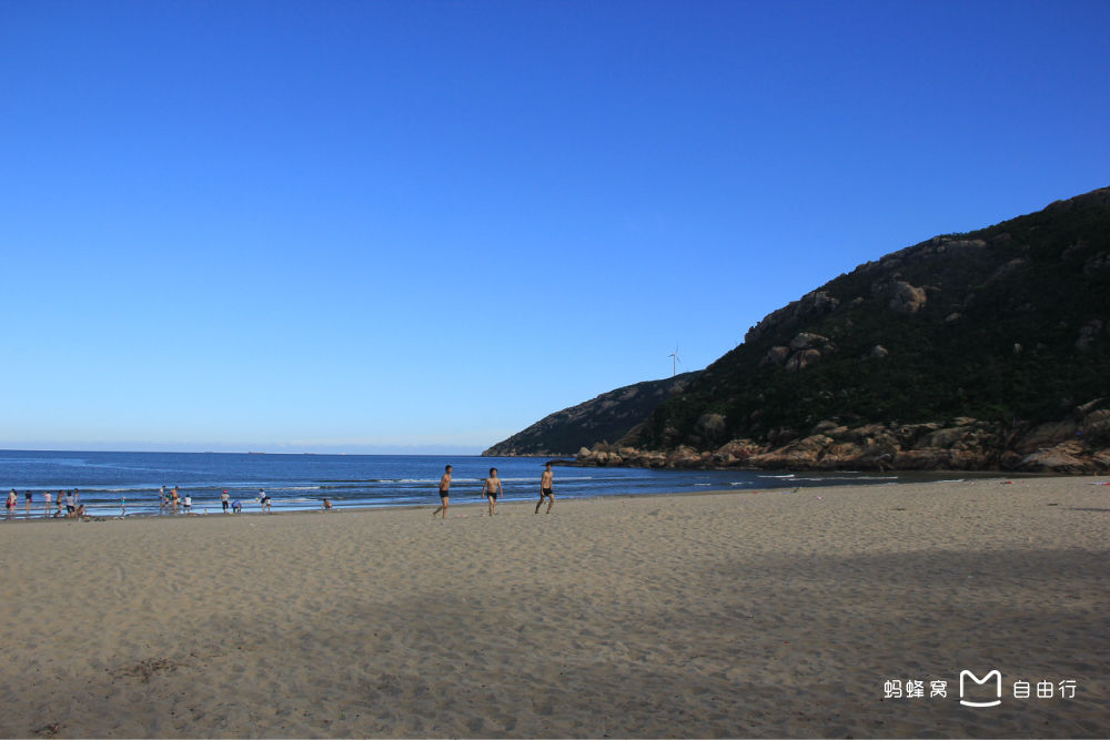  p>沙滩海滨旅游区位于珠海西部高栏岛的东南部,是一个纯天然的海滩