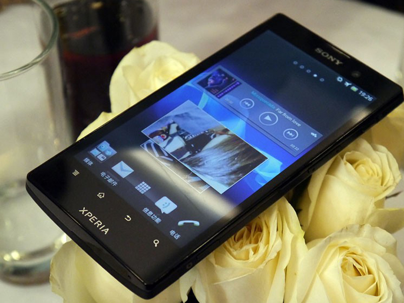  p>索尼lt28h是xperia ion采用4.6英寸的hd触控屏幕手机. /p>